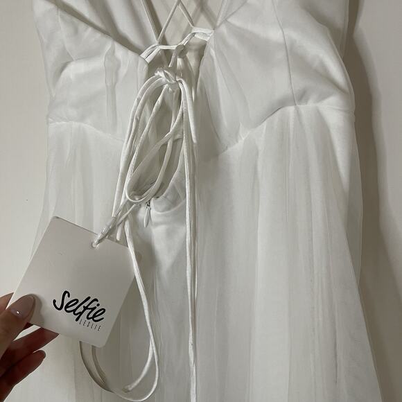NEW! Selfie Leslie Floating By Plunging Neckline Mesh Overlay Midi Dress White L - Picture 12 of 13
